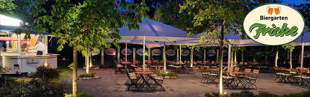 Ansicht mit geöffneten Sonnenschirmen des digitalen Biergartens